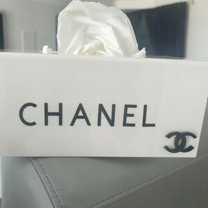 New White Acrylic tissue box